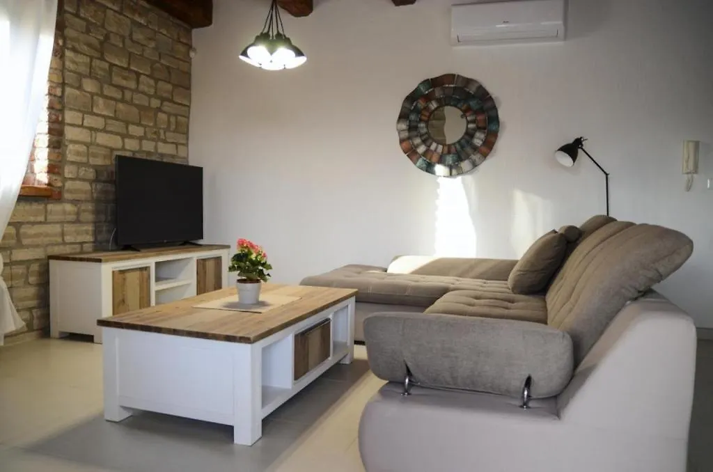Holiday House In Svetvincenat With Terrace, Air Conditioning, Wifi, Washing Machine 0*,  克罗地亚