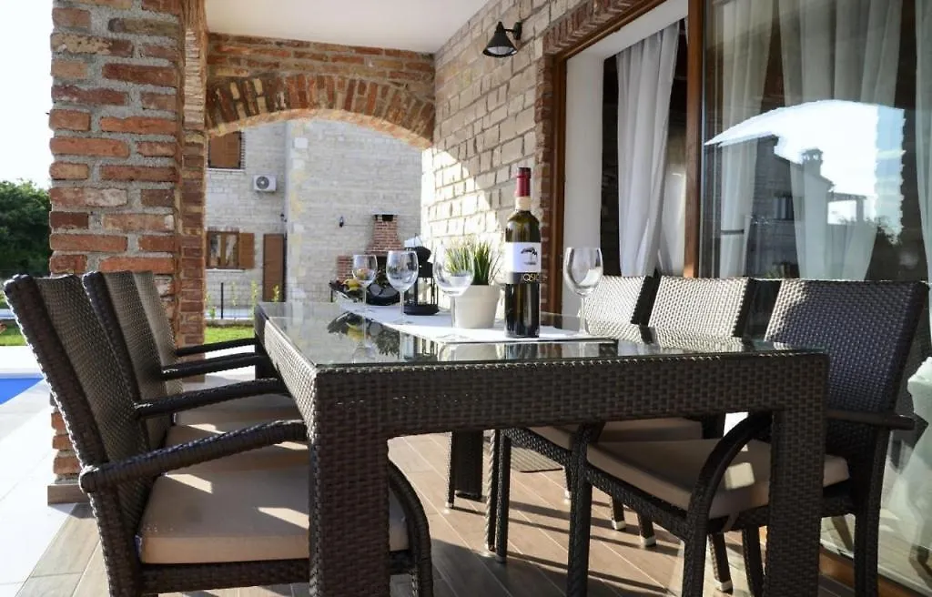 Holiday House In Svetvincenat With Terrace, Air Conditioning, Wifi, Washing Machine Σπίτι διακοπών